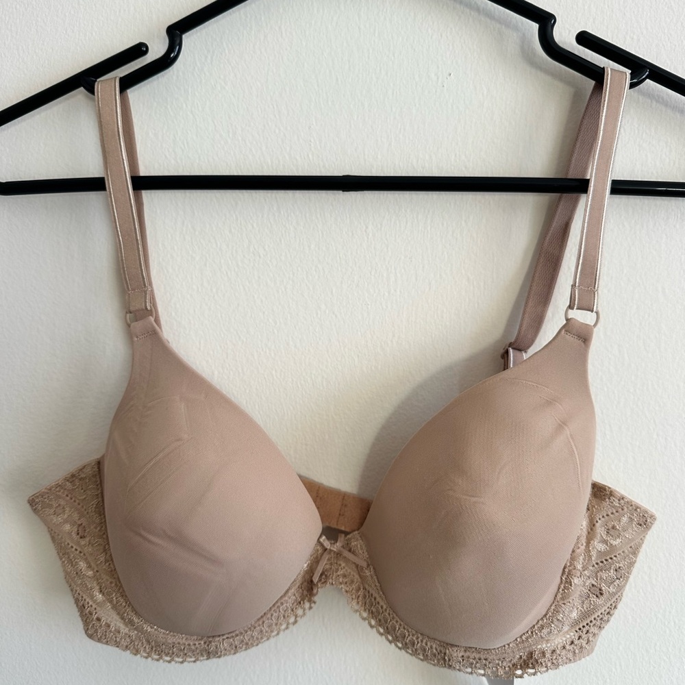NWT DKNY Lace Underwire Bra